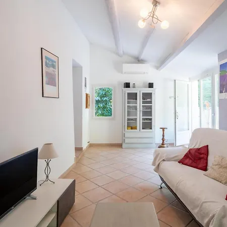 Landhuis Lou Barry Mirabel-aux-Baronnies